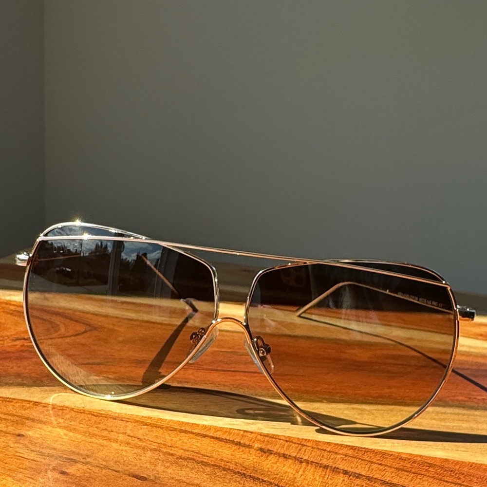 Diff eyewear Maeve gold green Aviator Sunglasses new with case